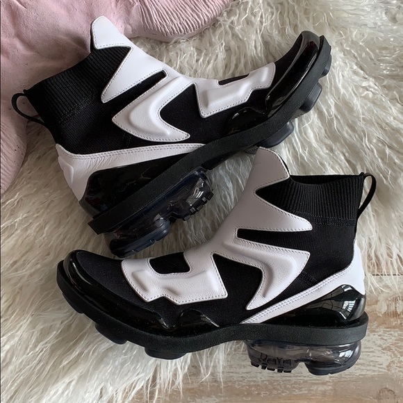 nike vapormax light 2